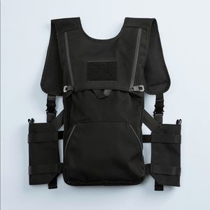 Multi pocket tactical vest